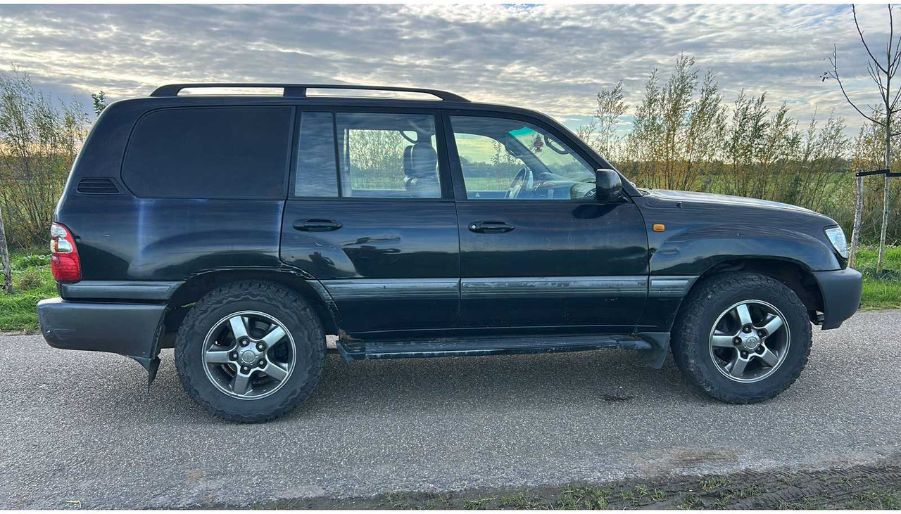 2002 4X4 TOYOTA LANDCRUISER 100 4.2 VX STANDARD ROOF WINDOW VAN - Veículo comercial: foto 5 2002 4X4 TOYOTA LANDCRUISER 100 4.2 VX STANDARD ROOF WINDOW VAN - Veículo comercial: foto 5