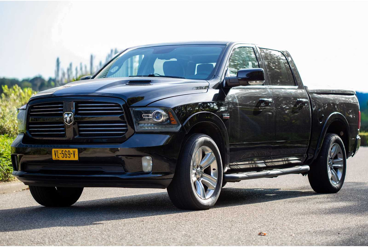 DODGE - RAM 1500 SPORT - 5.7 V8 QC 6'4 - COMMERCIAL VEHICLE - Veículo comercial: foto 1 DODGE - RAM 1500 SPORT - 5.7 V8 QC 6'4 - COMMERCIAL VEHICLE - Veículo comercial: foto 1