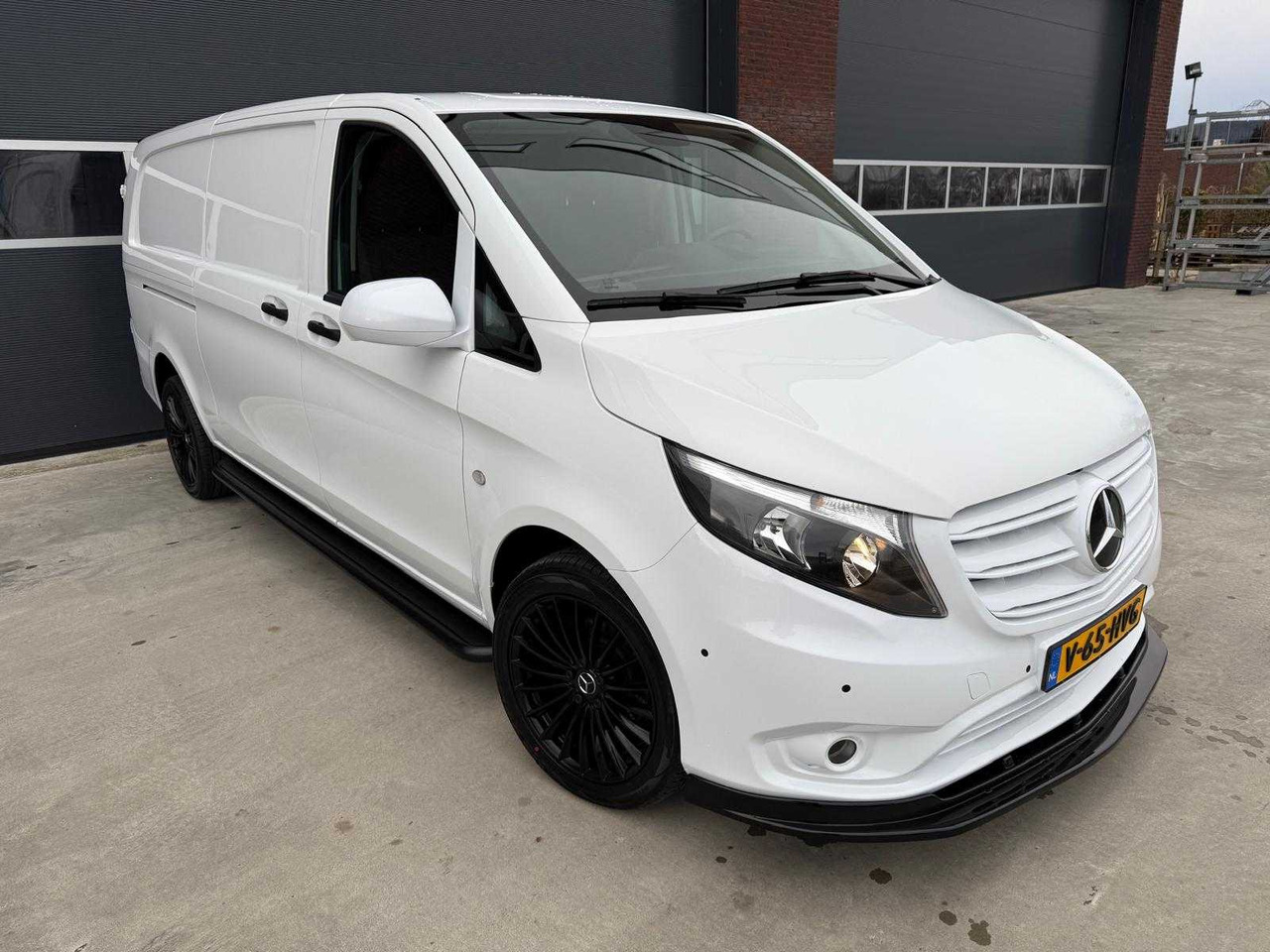 EQUIPPED MERCEDES VITO 116 CDI LENGTH 3 HEIGHT 2 CAMERA AIR CONDITIONING NAVIGATION CARPLAY 9 TRONIC AUTOMATIC - Veículo comercial: foto 5 EQUIPPED MERCEDES VITO 116 CDI LENGTH 3 HEIGHT 2 CAMERA AIR CONDITIONING NAVIGATION CARPLAY 9 TRONIC AUTOMATIC - Veículo comercial: foto 5