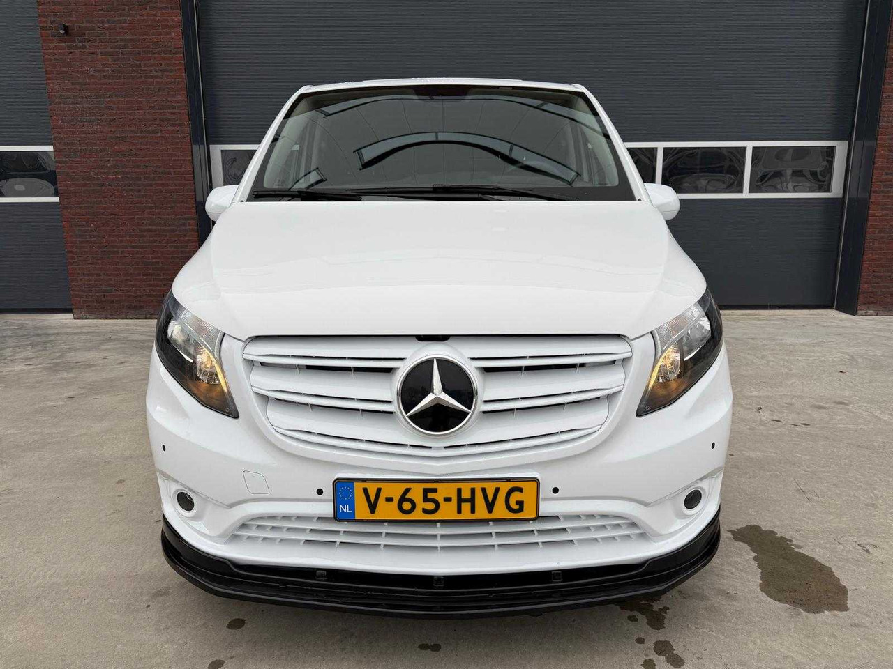EQUIPPED MERCEDES VITO 116 CDI LENGTH 3 HEIGHT 2 CAMERA AIR CONDITIONING NAVIGATION CARPLAY 9 TRONIC AUTOMATIC - Veículo comercial: foto 1 EQUIPPED MERCEDES VITO 116 CDI LENGTH 3 HEIGHT 2 CAMERA AIR CONDITIONING NAVIGATION CARPLAY 9 TRONIC AUTOMATIC - Veículo comercial: foto 1