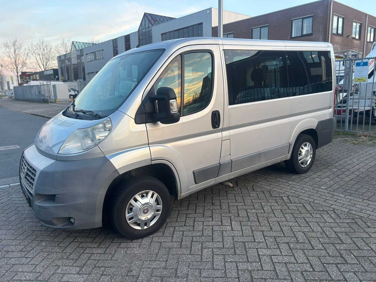 FIAT - DUCATO - WHEELCHAIR TRANSPORT - 30 2.2 MJ KH1 DC - COMMERCIAL VEHICLE - Veículo comercial: foto 2 FIAT - DUCATO - WHEELCHAIR TRANSPORT - 30 2.2 MJ KH1 DC - COMMERCIAL VEHICLE - Veículo comercial: foto 2