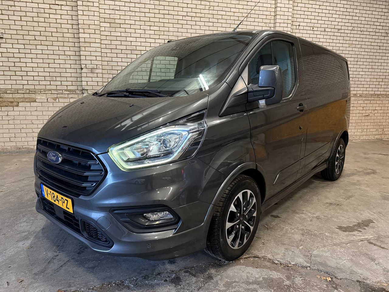 FORD TRANSIT CUSTOM SPORT 2.0 TDCI YEAR: 2017, V-184-PZ - Veículo comercial: foto 1 FORD TRANSIT CUSTOM SPORT 2.0 TDCI YEAR: 2017, V-184-PZ - Veículo comercial: foto 1