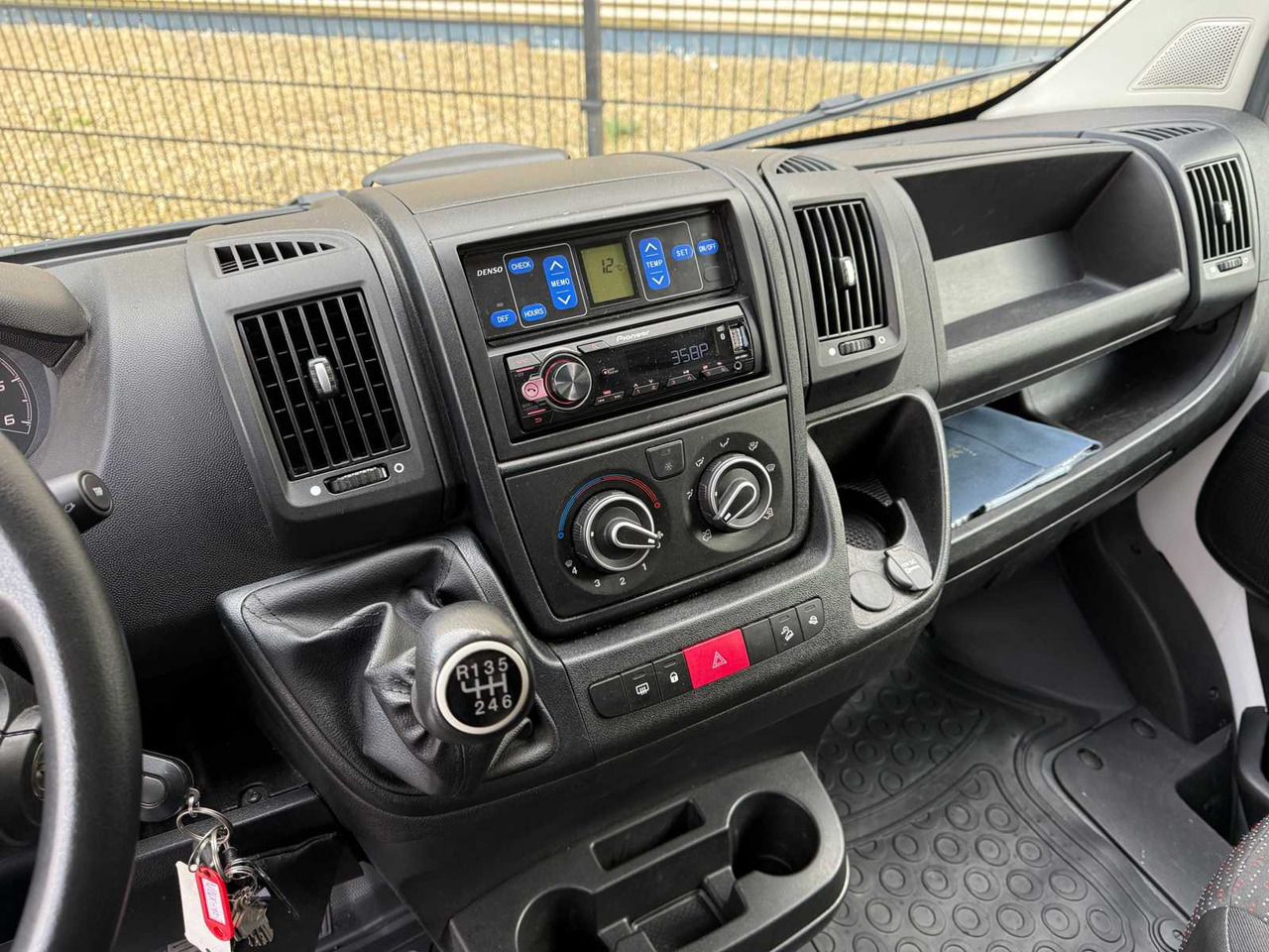 Veículo comercial PEUGEOT BOXER 335 2.2 HDI L2 PRO -REFRIGERATED VEHICLE- COMMERCIAL VEHICLE: foto 17