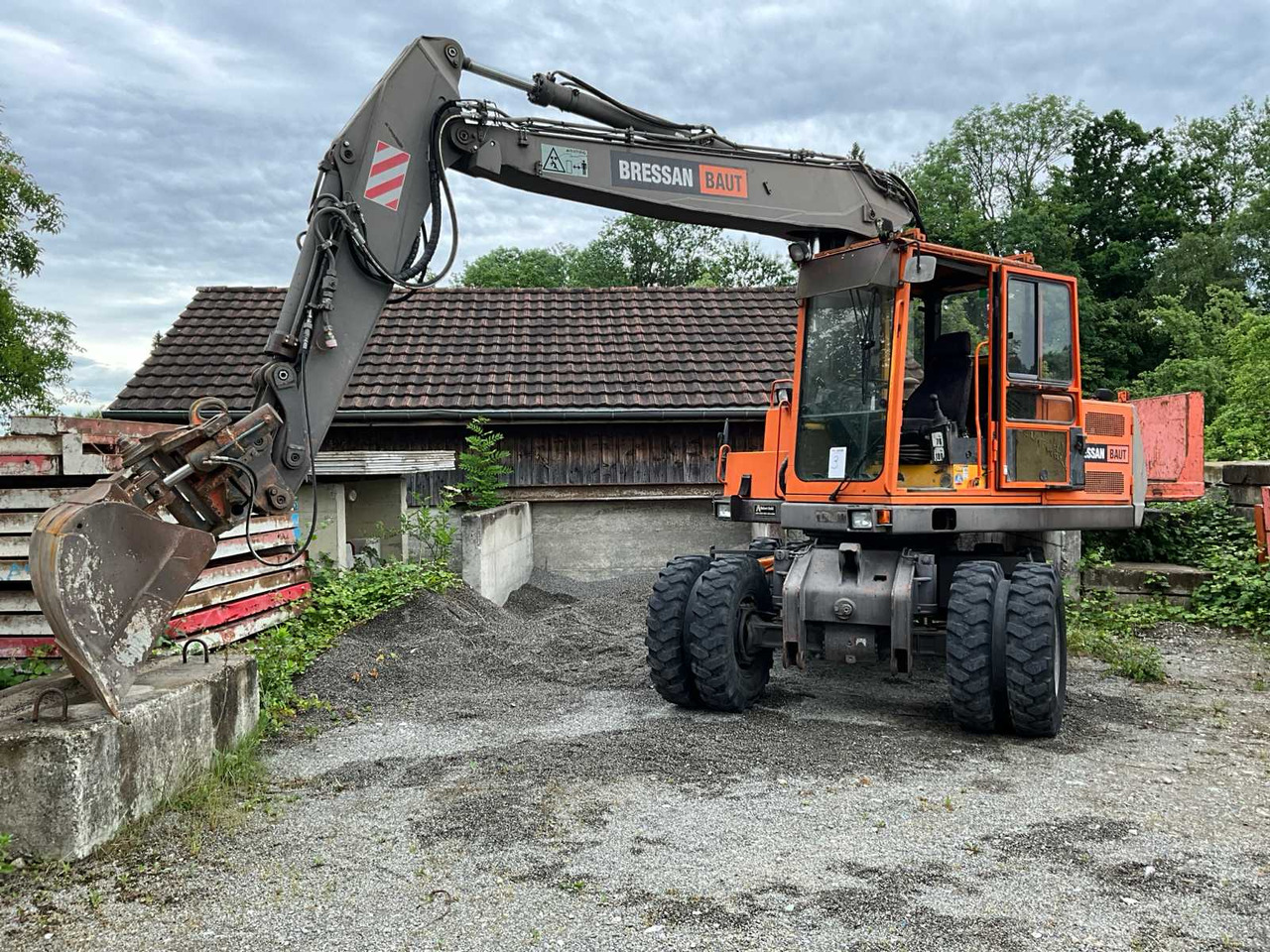 Volvo EW 150 C - Escavadeira de rodas: foto 1 Volvo EW 150 C - Escavadeira de rodas: foto 1