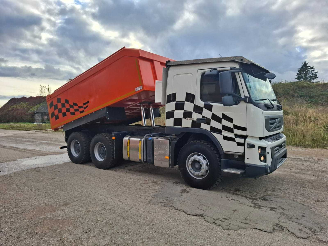 Volvo VOLVO - FM 460 - DUMPER TRUCK - 2012 - Dumper: foto 1 Volvo VOLVO - FM 460 - DUMPER TRUCK - 2012 - Dumper: foto 1