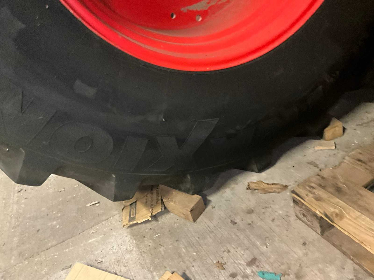 Vredestein Traction 650/85R38 - Jantes e pneus para Trator: foto 4 Vredestein Traction 650/85R38 - Jantes e pneus para Trator: foto 4