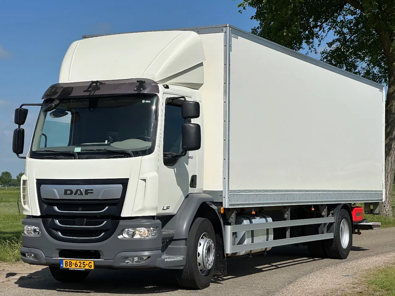 DAF CF 320 LF320.19 EURO6. 830x248x260 - Camião furgão: foto 1 DAF CF 320 LF320.19 EURO6. 830x248x260 - Camião furgão: foto 1