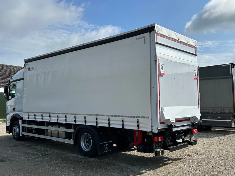 Mercedes-Benz Actros 1843 ACTROS 1843L 2022. 183432km Schuifzeil met Laadklep 2000kg - Camião de lona: foto 5 Mercedes-Benz Actros 1843 ACTROS 1843L 2022. 183432km Schuifzeil met Laadklep 2000kg - Camião de lona: foto 5