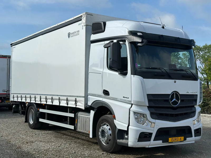 Mercedes-Benz Actros 1843 ACTROS 1843L 2022. 183432km Schuifzeil met Laadklep 2000kg - Camião de lona: foto 2 Mercedes-Benz Actros 1843 ACTROS 1843L 2022. 183432km Schuifzeil met Laadklep 2000kg - Camião de lona: foto 2