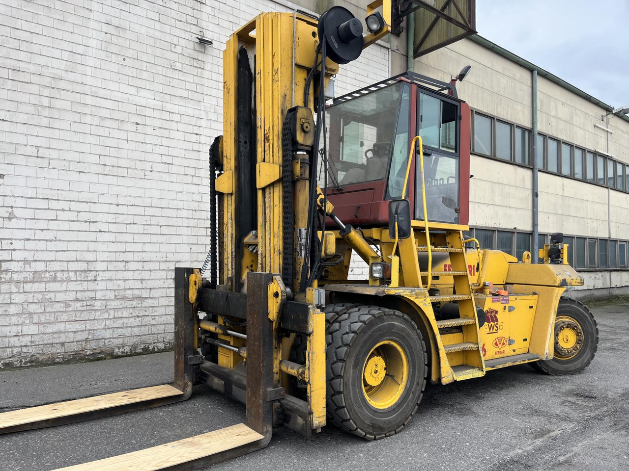 CVS Ferrari F16 - Manipulador de contentor: foto 2 CVS Ferrari F16 - Manipulador de contentor: foto 2