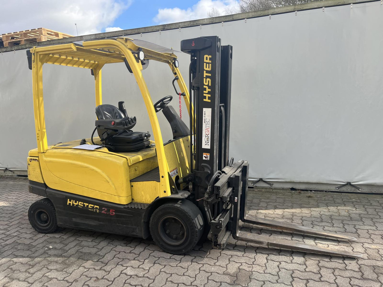 Hyster J2.5XN - Empilhador elétrico: foto 5 Hyster J2.5XN - Empilhador elétrico: foto 5