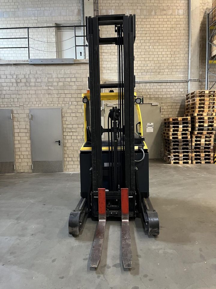 Hyster R1.6 - Empilhador retráctil: foto 3 Hyster R1.6 - Empilhador retráctil: foto 3