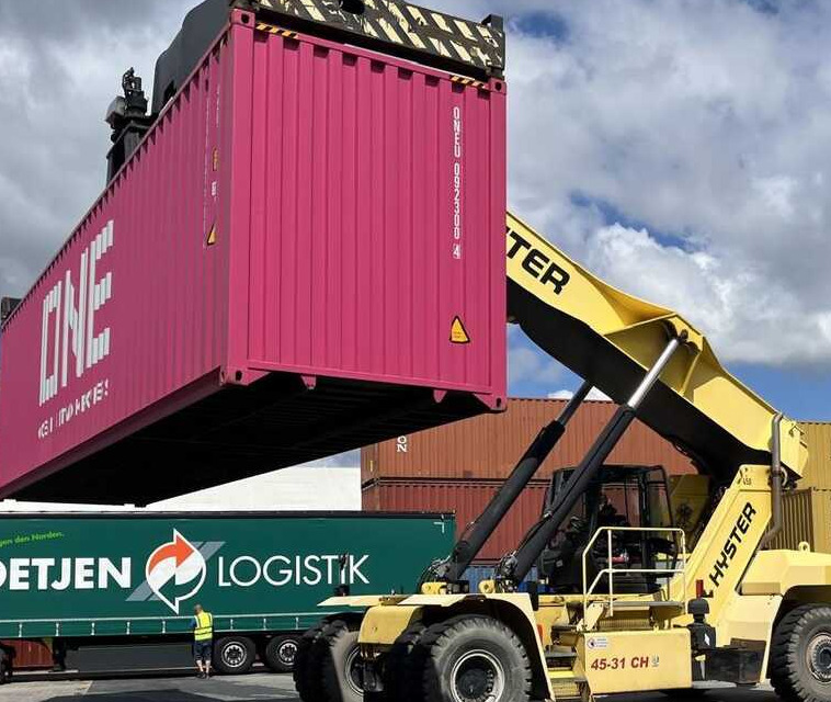 Hyster RS45-31CH - Reachstacker porta contentores: foto 1 Hyster RS45-31CH - Reachstacker porta contentores: foto 1