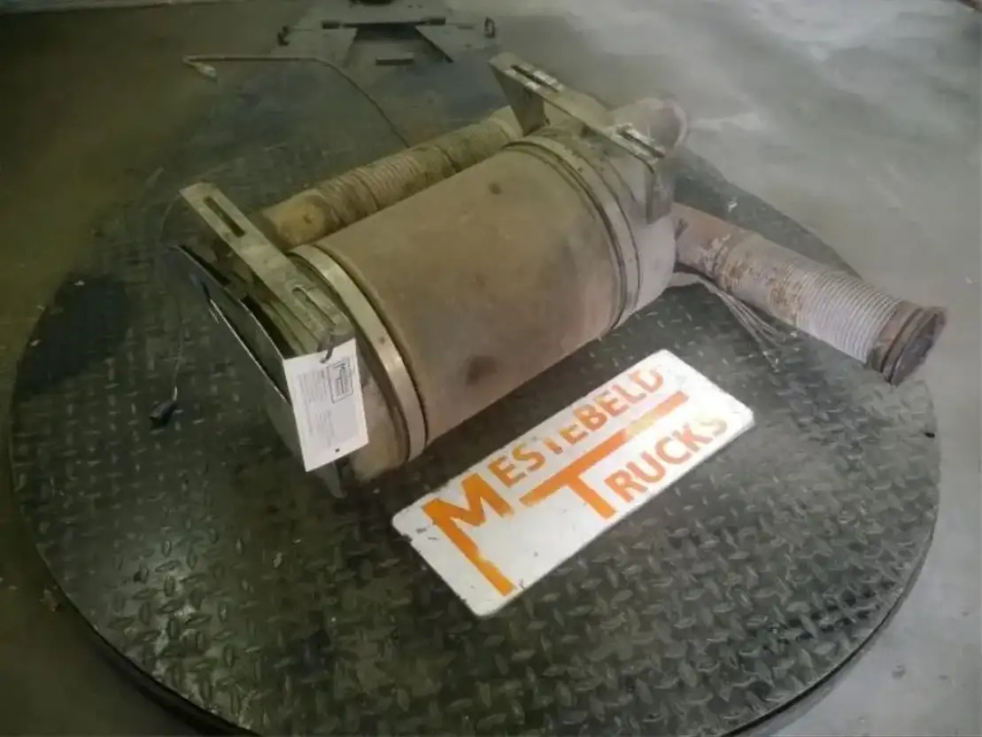 DAF CF 75 Roetfilter Euro 3 - Sistema de escape para Camião: foto 1 DAF CF 75 Roetfilter Euro 3 - Sistema de escape para Camião: foto 1