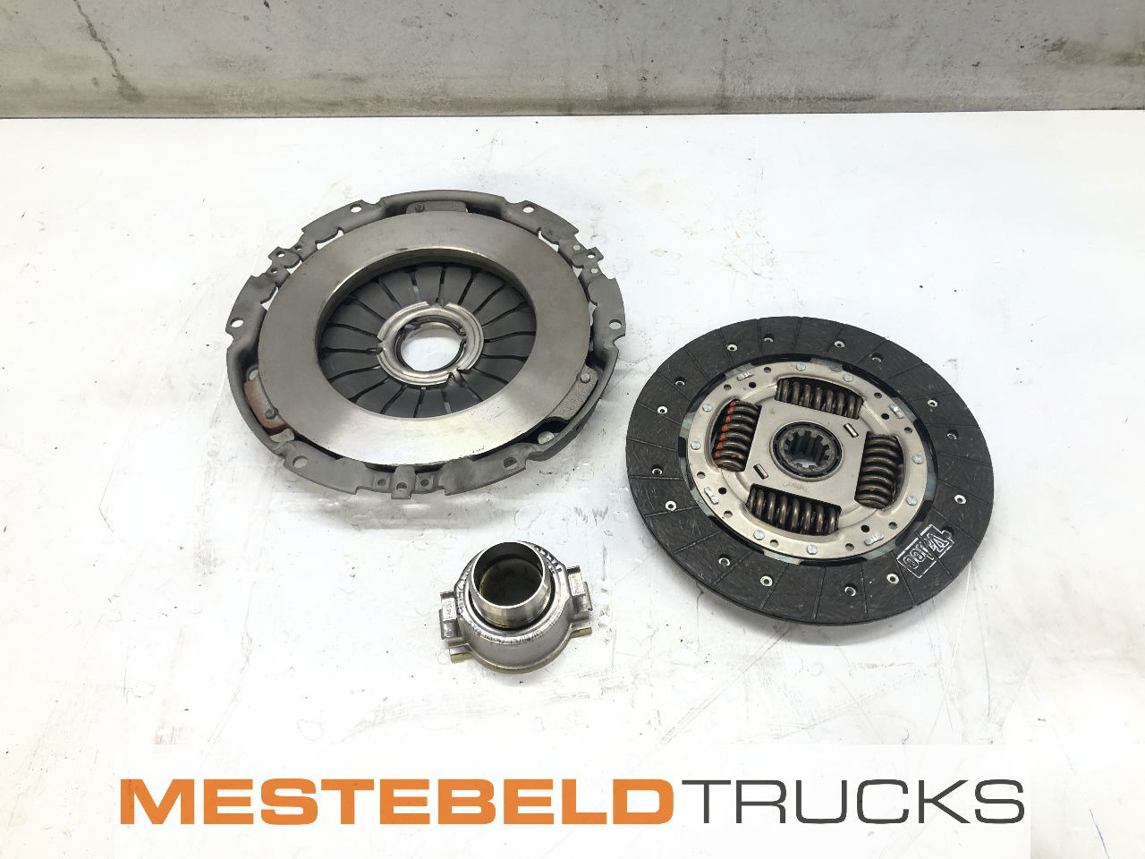 Iveco Koppelingsset - Embreagem e peças para Camião: foto 1 Iveco Koppelingsset - Embreagem e peças para Camião: foto 1