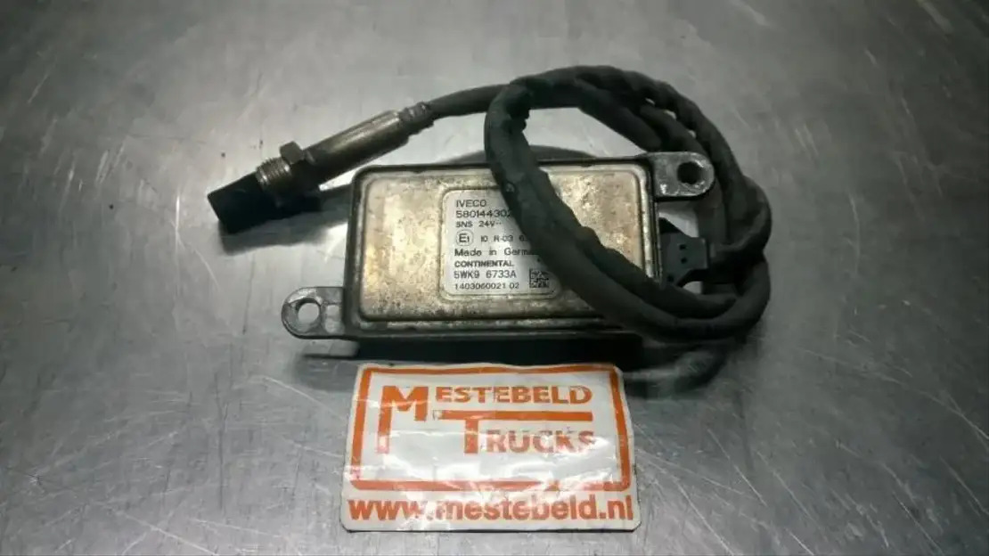 Iveco NOX sensor - Sistema de escape para Camião: foto 1 Iveco NOX sensor - Sistema de escape para Camião: foto 1