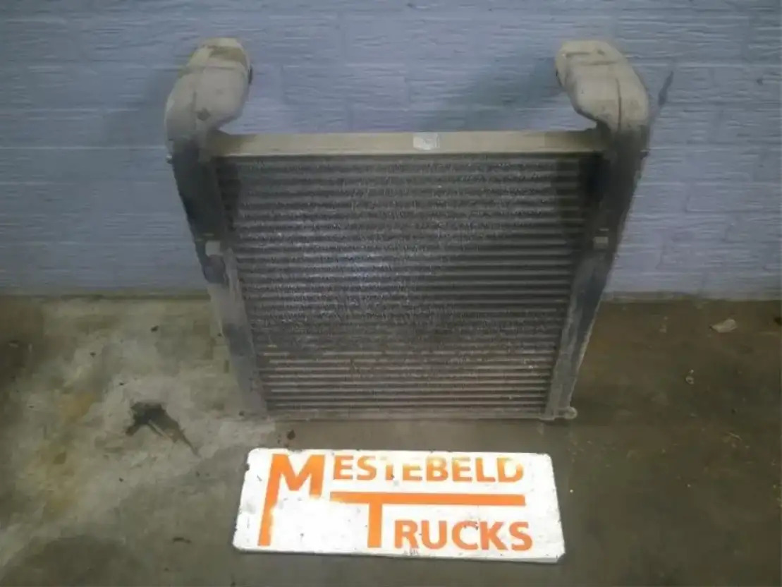 MAN Intercooler L2000 - Sistema de arrefecimento para Camião: foto 1 MAN Intercooler L2000 - Sistema de arrefecimento para Camião: foto 1