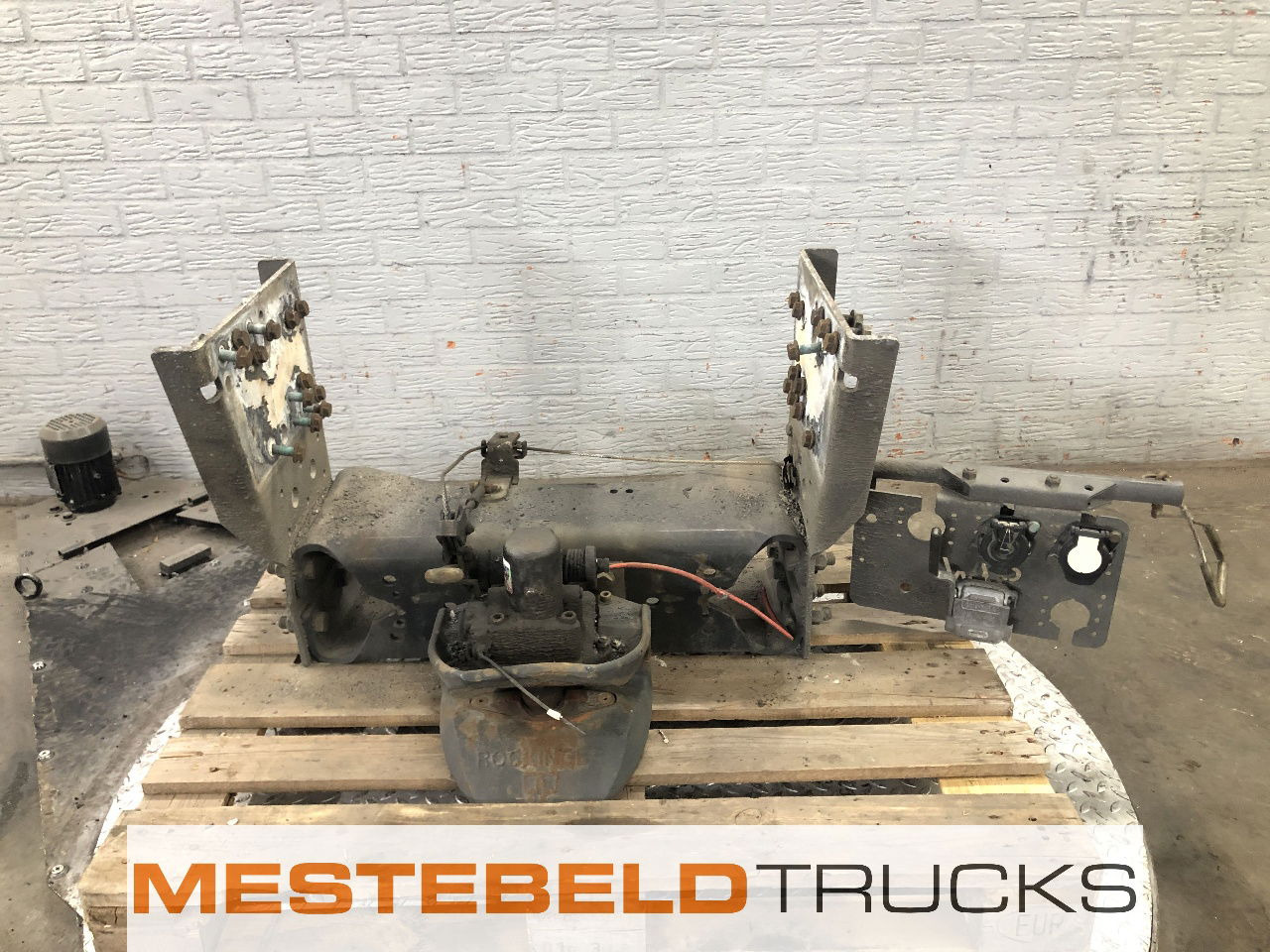 MAN Ondertrekbalk met 50 mm trekhaak - Estrutura/ Châssis para Camião: foto 1 MAN Ondertrekbalk met 50 mm trekhaak - Estrutura/ Châssis para Camião: foto 1