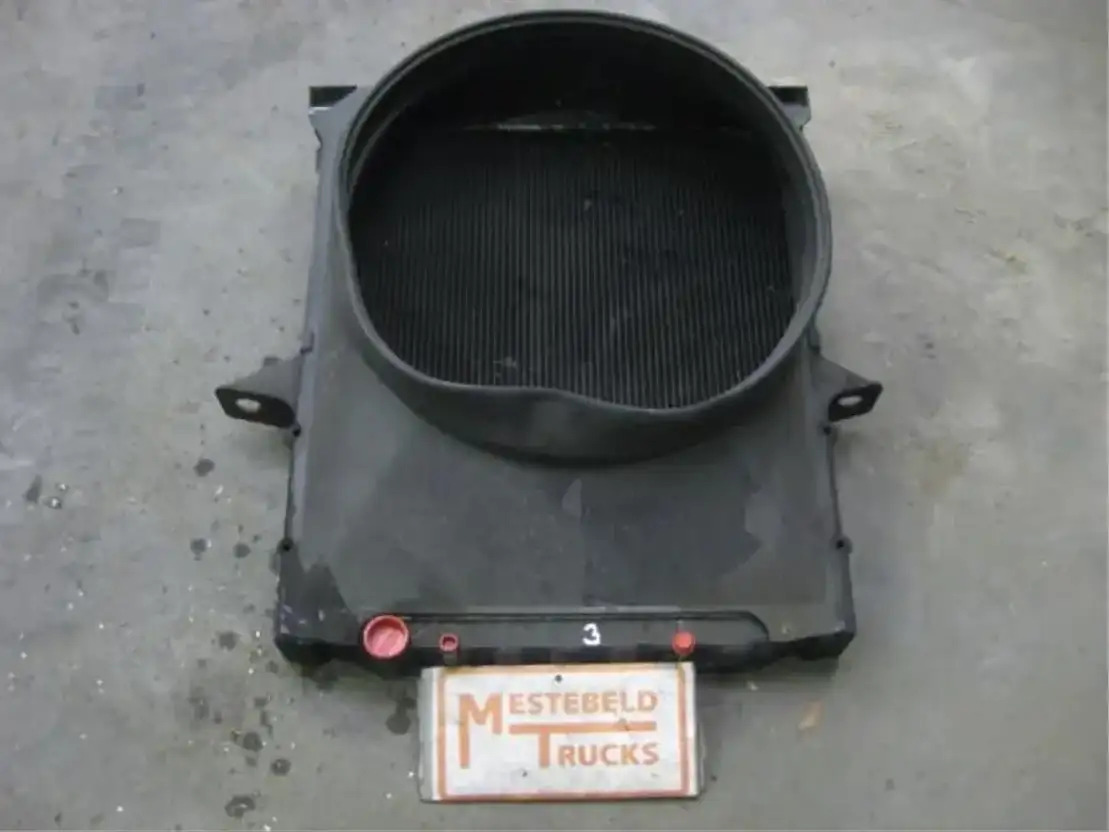 MAN Radiateur M2000 - Sistema de arrefecimento para Camião: foto 1 MAN Radiateur M2000 - Sistema de arrefecimento para Camião: foto 1