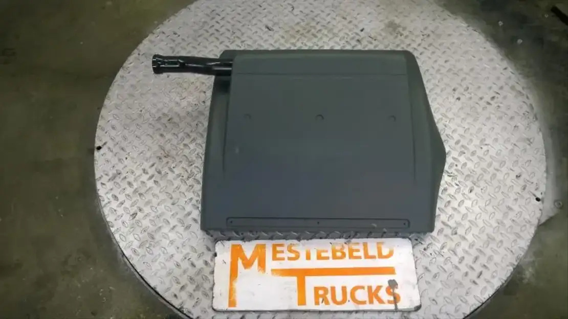 MAN Spatbord links + steun - Estrutura/ Châssis para Camião: foto 1 MAN Spatbord links + steun - Estrutura/ Châssis para Camião: foto 1