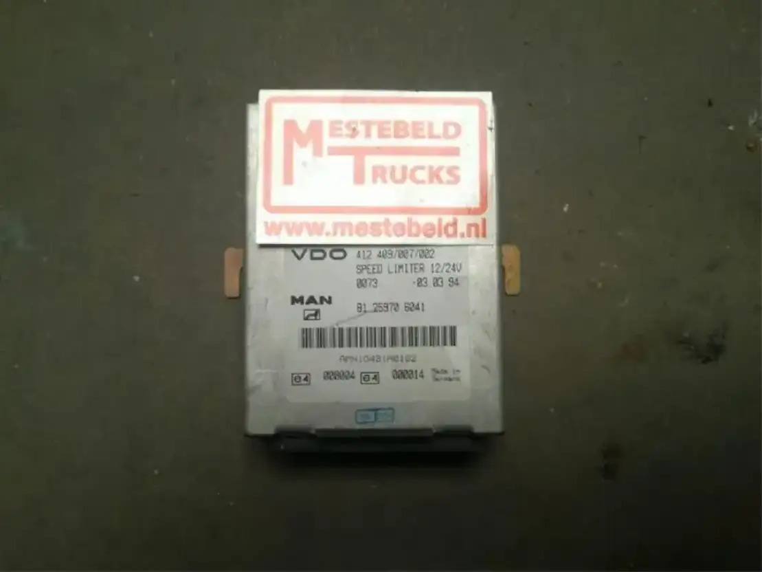 MAN Stuurkast snelheidsbegrenzer - Sistema elétrico para Camião: foto 1 MAN Stuurkast snelheidsbegrenzer - Sistema elétrico para Camião: foto 1
