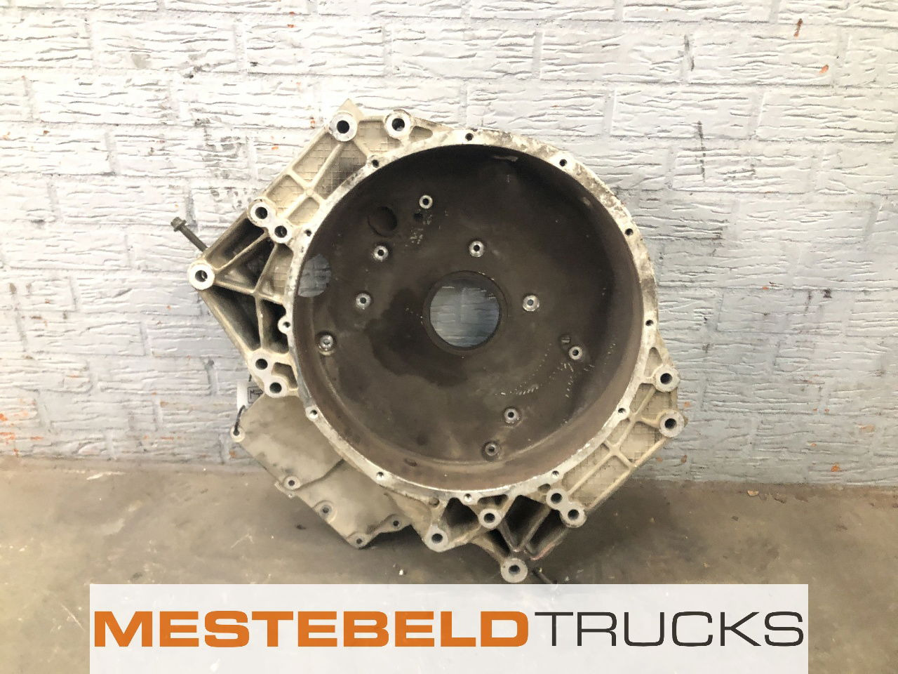 MAN Vliegwielhuis LF37 - Motor para Camião: foto 2 MAN Vliegwielhuis LF37 - Motor para Camião: foto 2