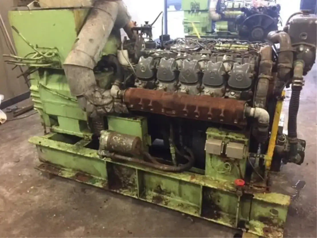 Mercedes-Benz Generator 200 KVA - Gerador elétrico: foto 1 Mercedes-Benz Generator 200 KVA - Gerador elétrico: foto 1