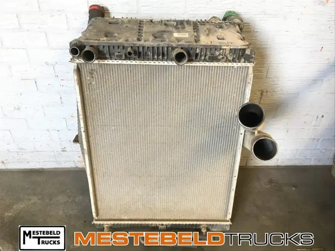 Mercedes-Benz Radiateur+ intercooler - Sistema de arrefecimento para Camião: foto 1 Mercedes-Benz Radiateur+ intercooler - Sistema de arrefecimento para Camião: foto 1