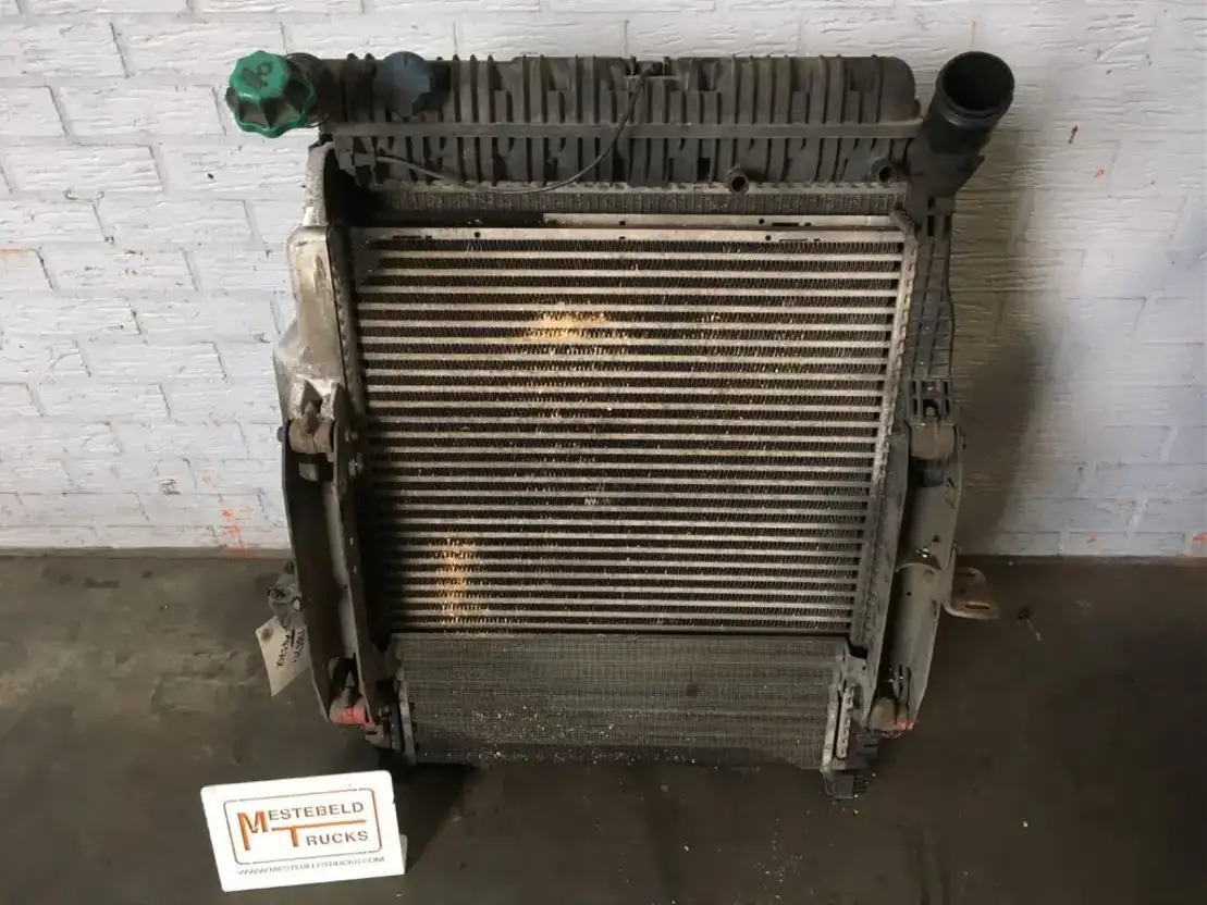 Mercedes-Benz Radiateur + intercooler - Sistema de arrefecimento para Camião: foto 1 Mercedes-Benz Radiateur + intercooler - Sistema de arrefecimento para Camião: foto 1