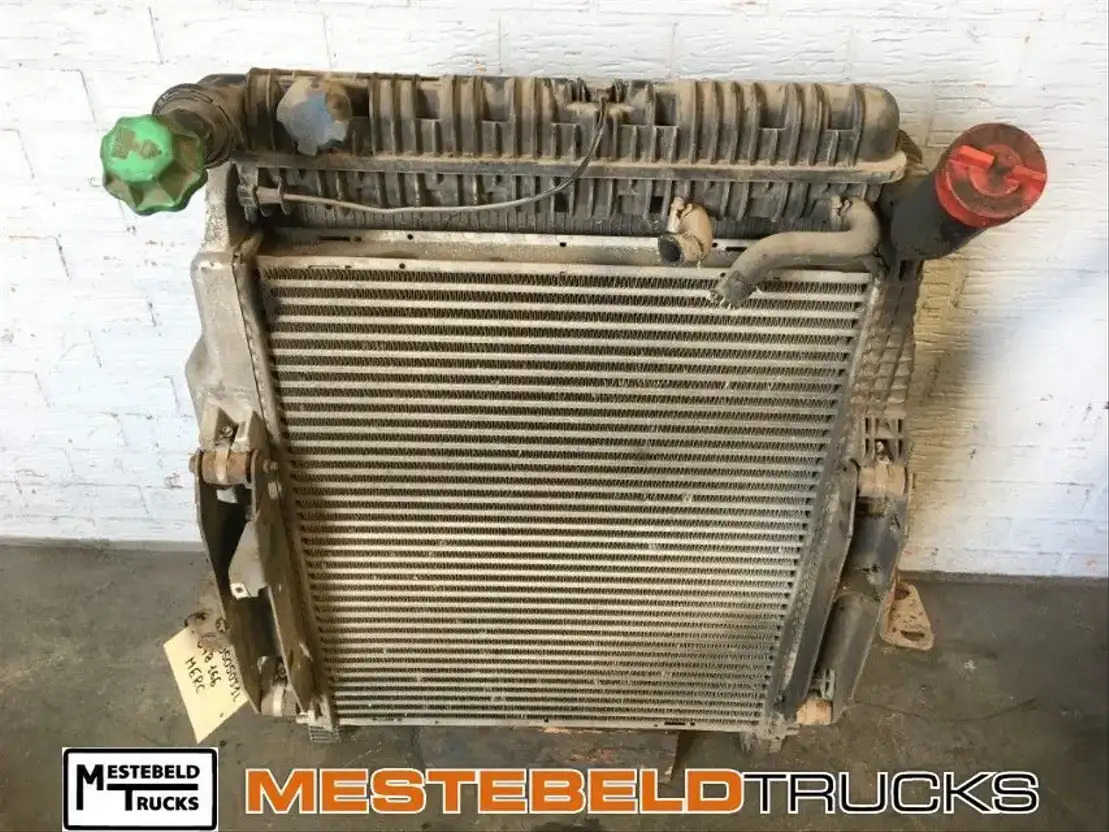 Mercedes-Benz Radiateur+ intercooler - Sistema de arrefecimento para Camião: foto 2 Mercedes-Benz Radiateur+ intercooler - Sistema de arrefecimento para Camião: foto 2