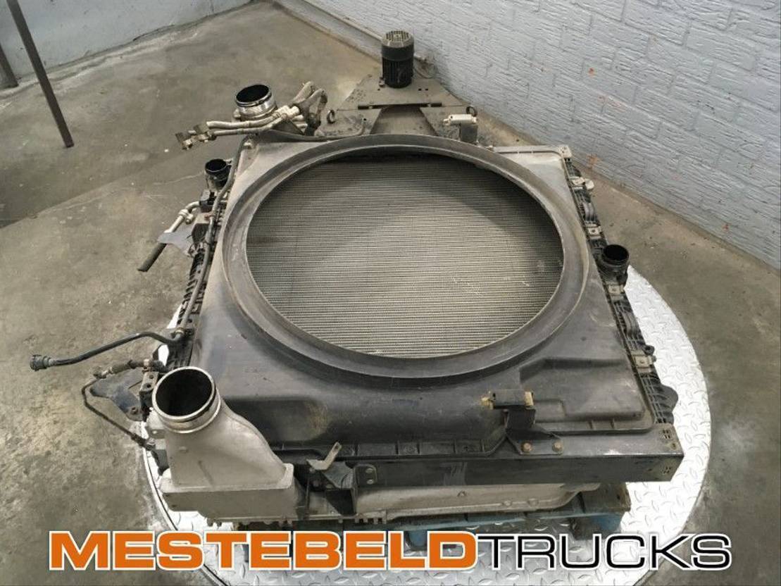 Mercedes-Benz Radiateur + intercooler en condensor - Sistema de arrefecimento para Camião: foto 1 Mercedes-Benz Radiateur + intercooler en condensor - Sistema de arrefecimento para Camião: foto 1