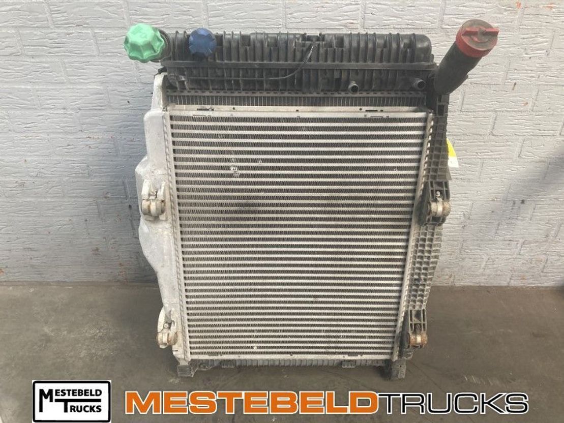 Mercedes-Benz Radiateur met intercooler - Radiador para Camião: foto 2 Mercedes-Benz Radiateur met intercooler - Radiador para Camião: foto 2