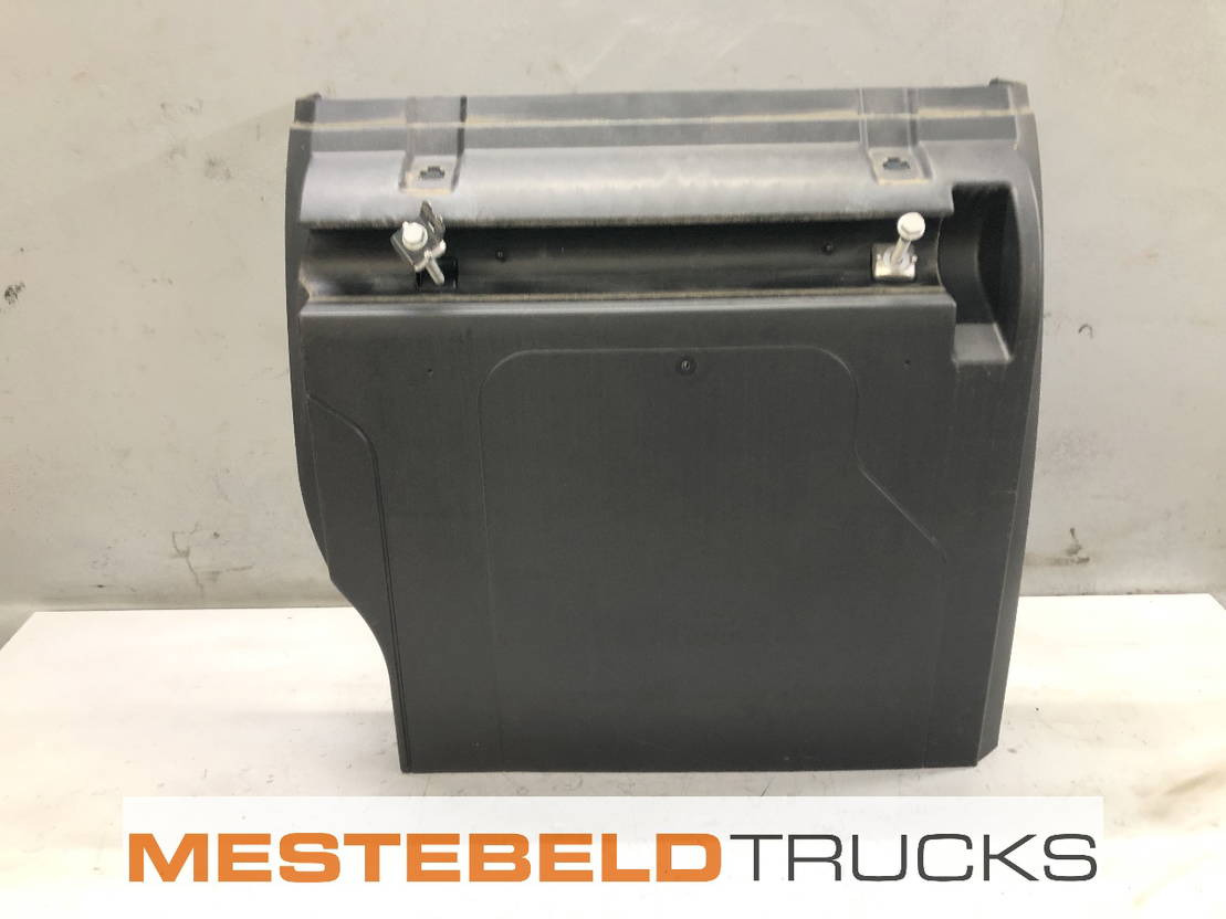 Mercedes-Benz Spatbord achteras linksvoor - Estrutura/ Châssis para Camião: foto 1 Mercedes-Benz Spatbord achteras linksvoor - Estrutura/ Châssis para Camião: foto 1