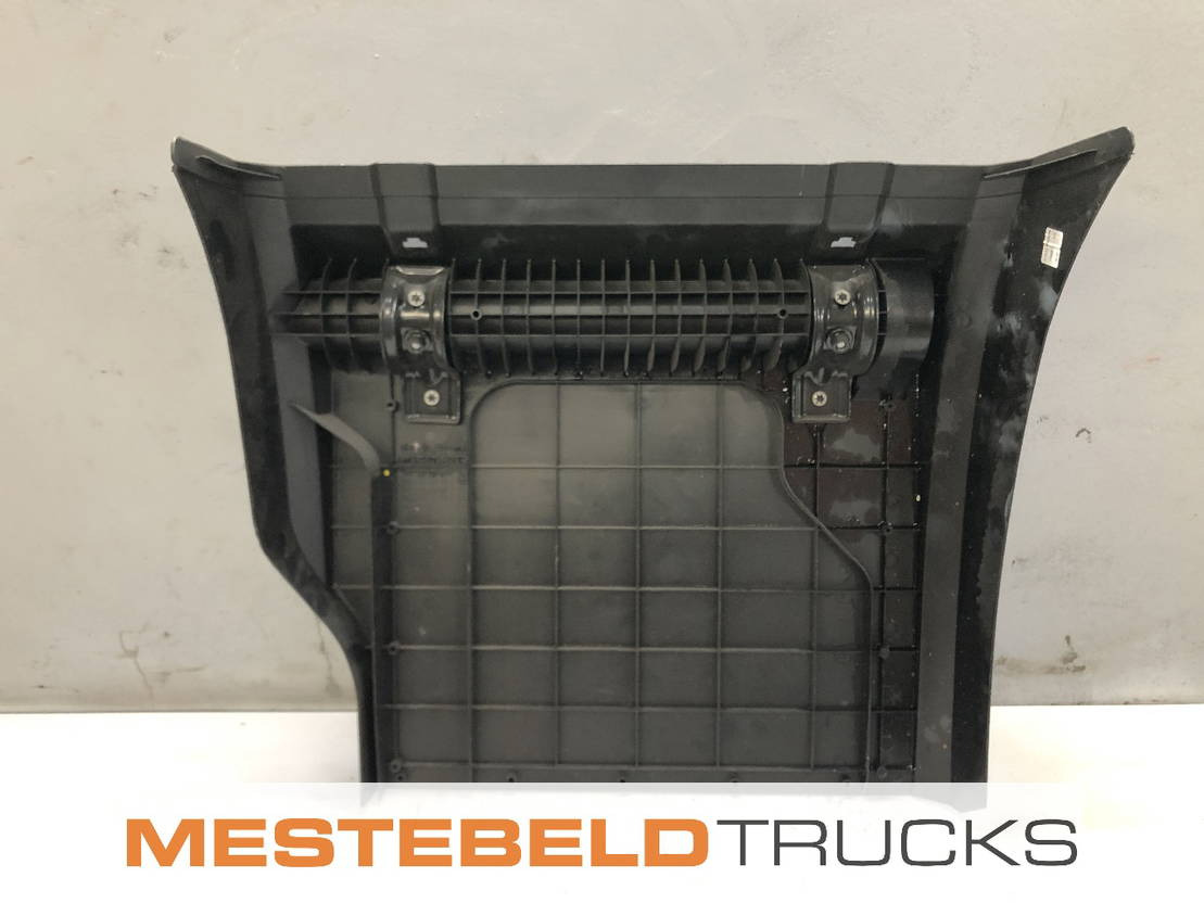 Mercedes-Benz Spatbord achteras rechtsvoor - Estrutura/ Châssis para Camião: foto 2 Mercedes-Benz Spatbord achteras rechtsvoor - Estrutura/ Châssis para Camião: foto 2