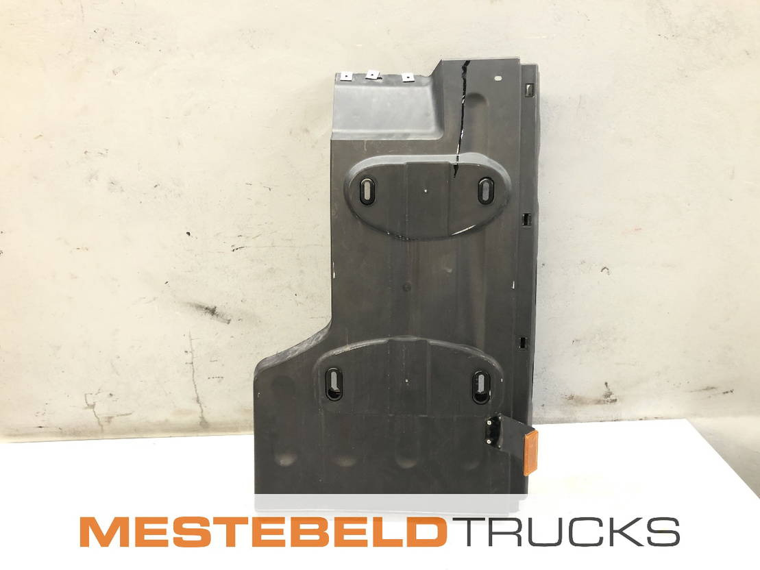 Mercedes-Benz Spatbord rechts - Estrutura/ Châssis para Camião: foto 1 Mercedes-Benz Spatbord rechts - Estrutura/ Châssis para Camião: foto 1