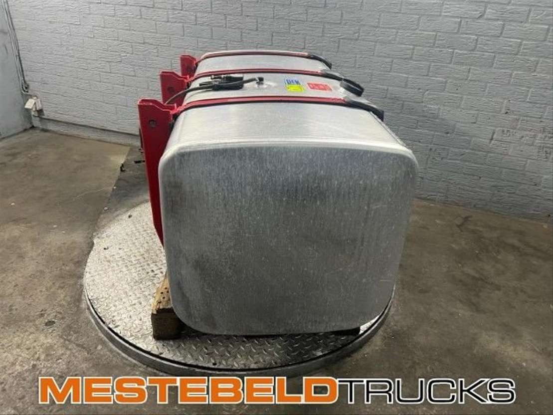 Scania Brandstoftank met steunen 600 liter - Tanque de combustível para Camião: foto 3 Scania Brandstoftank met steunen 600 liter - Tanque de combustível para Camião: foto 3