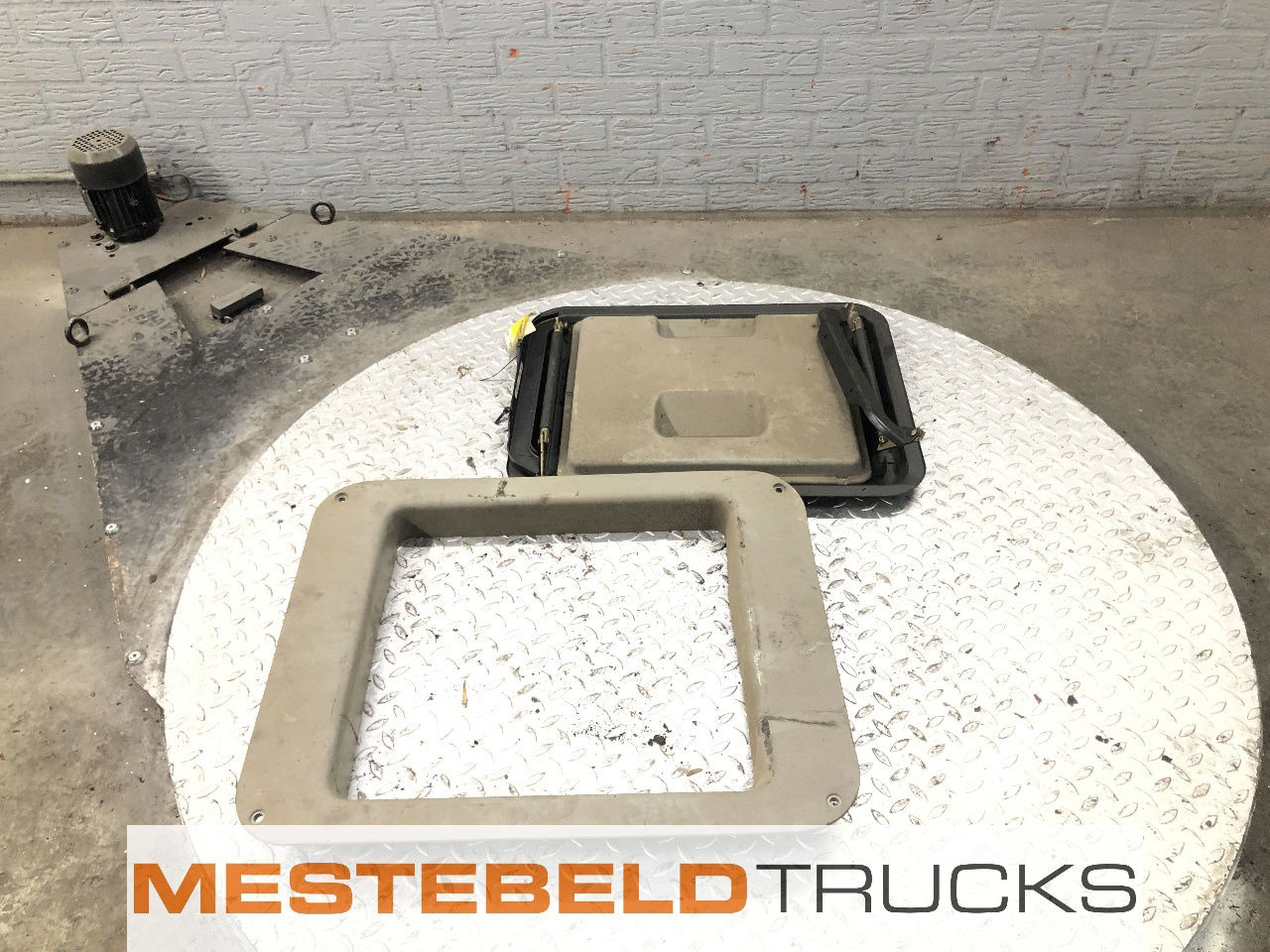 Scania Dakluik P94 - Cabine e interior para Camião: foto 1 Scania Dakluik P94 - Cabine e interior para Camião: foto 1