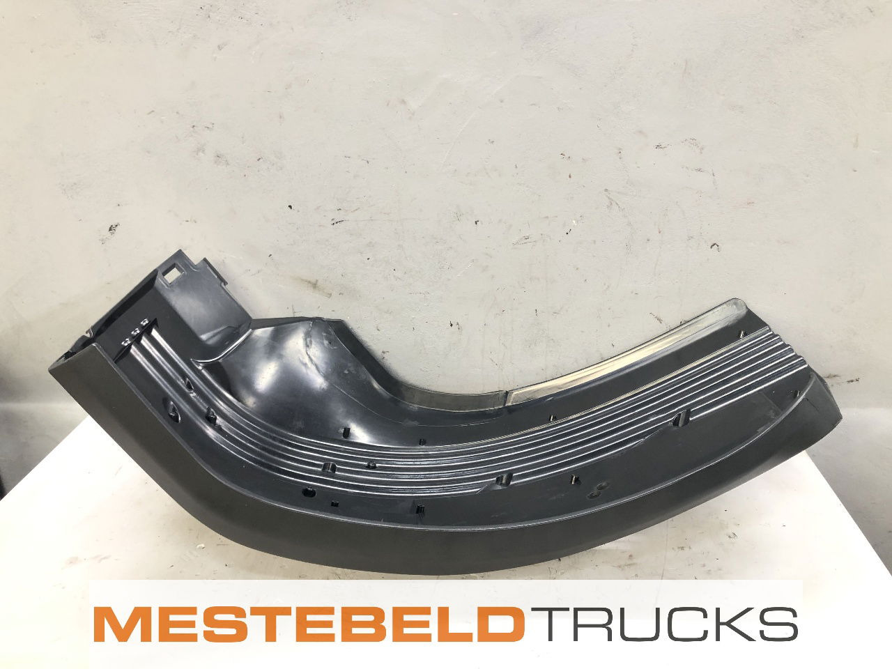 Scania Spatbord linksvoor / rechtsachter - Estrutura/ Châssis para Camião: foto 1 Scania Spatbord linksvoor / rechtsachter - Estrutura/ Châssis para Camião: foto 1