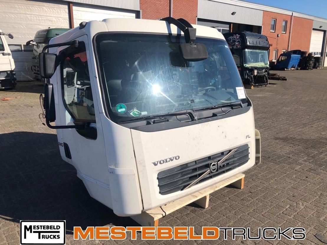 Volvo Cabine - Cabine para Camião: foto 1 Volvo Cabine - Cabine para Camião: foto 1