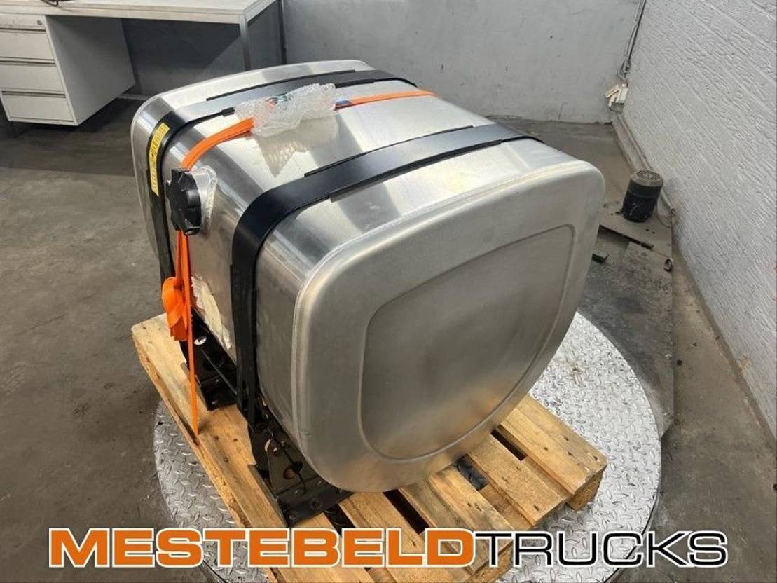 Volvo D tank met steunen 330 liter - Sistema de combustível para Camião: foto 2 Volvo D tank met steunen 330 liter - Sistema de combustível para Camião: foto 2