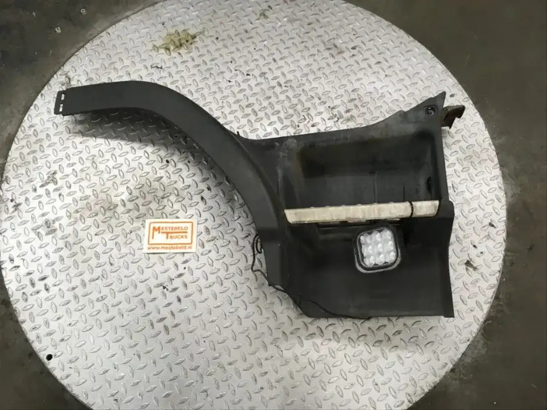 Volvo Instapbak rechts - Cabine e interior para Camião: foto 1 Volvo Instapbak rechts - Cabine e interior para Camião: foto 1