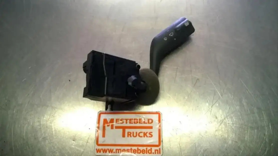Volvo Ruitenwisser schakelaar - Cabine e interior para Camião: foto 1 Volvo Ruitenwisser schakelaar - Cabine e interior para Camião: foto 1