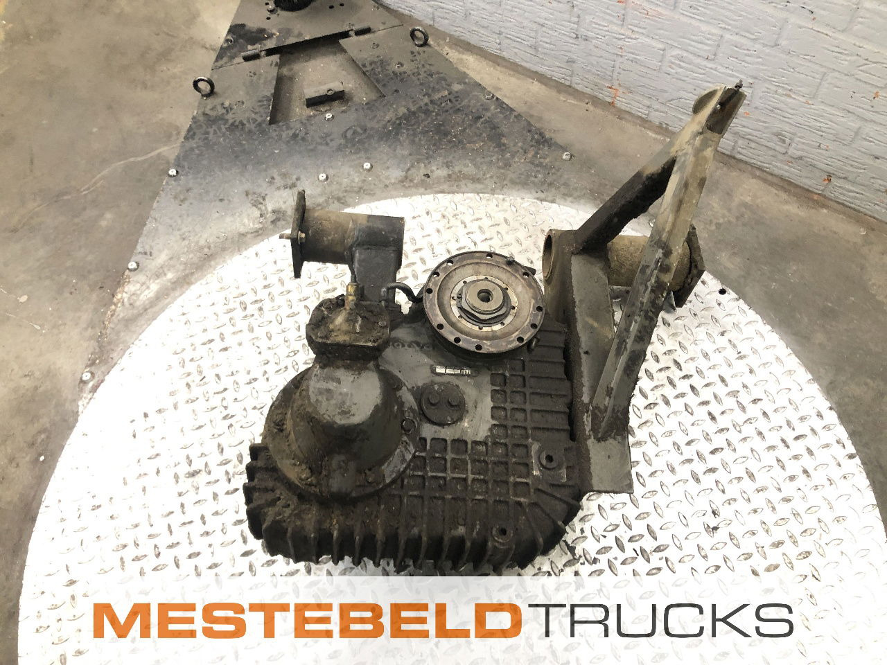 Volvo Tussenbak UTV 4.12 - Caixas de velocidade e peças para Camião: foto 1 Volvo Tussenbak UTV 4.12 - Caixas de velocidade e peças para Camião: foto 1