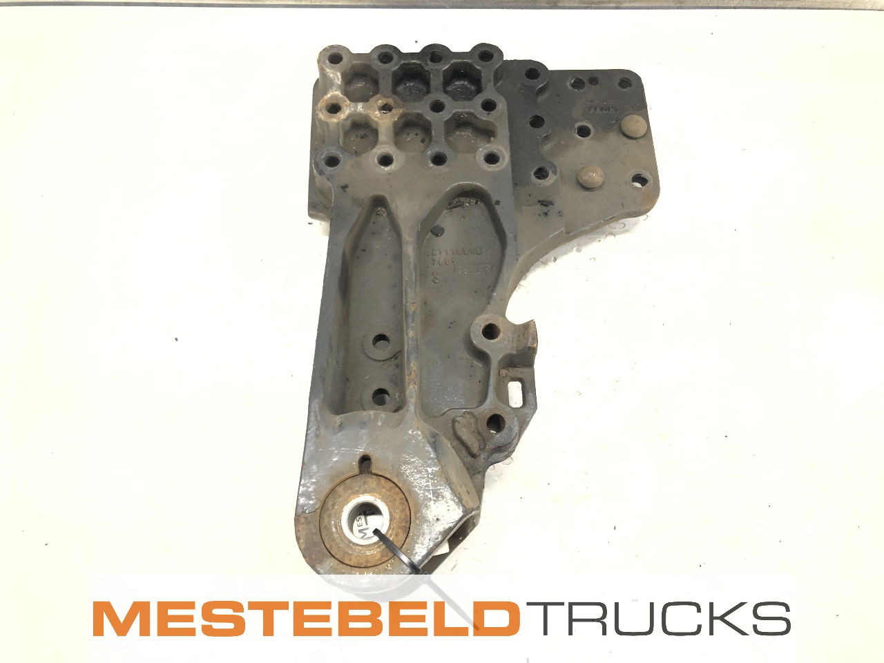 Volvo Veersteun links - Estrutura/ Châssis para Camião: foto 1 Volvo Veersteun links - Estrutura/ Châssis para Camião: foto 1