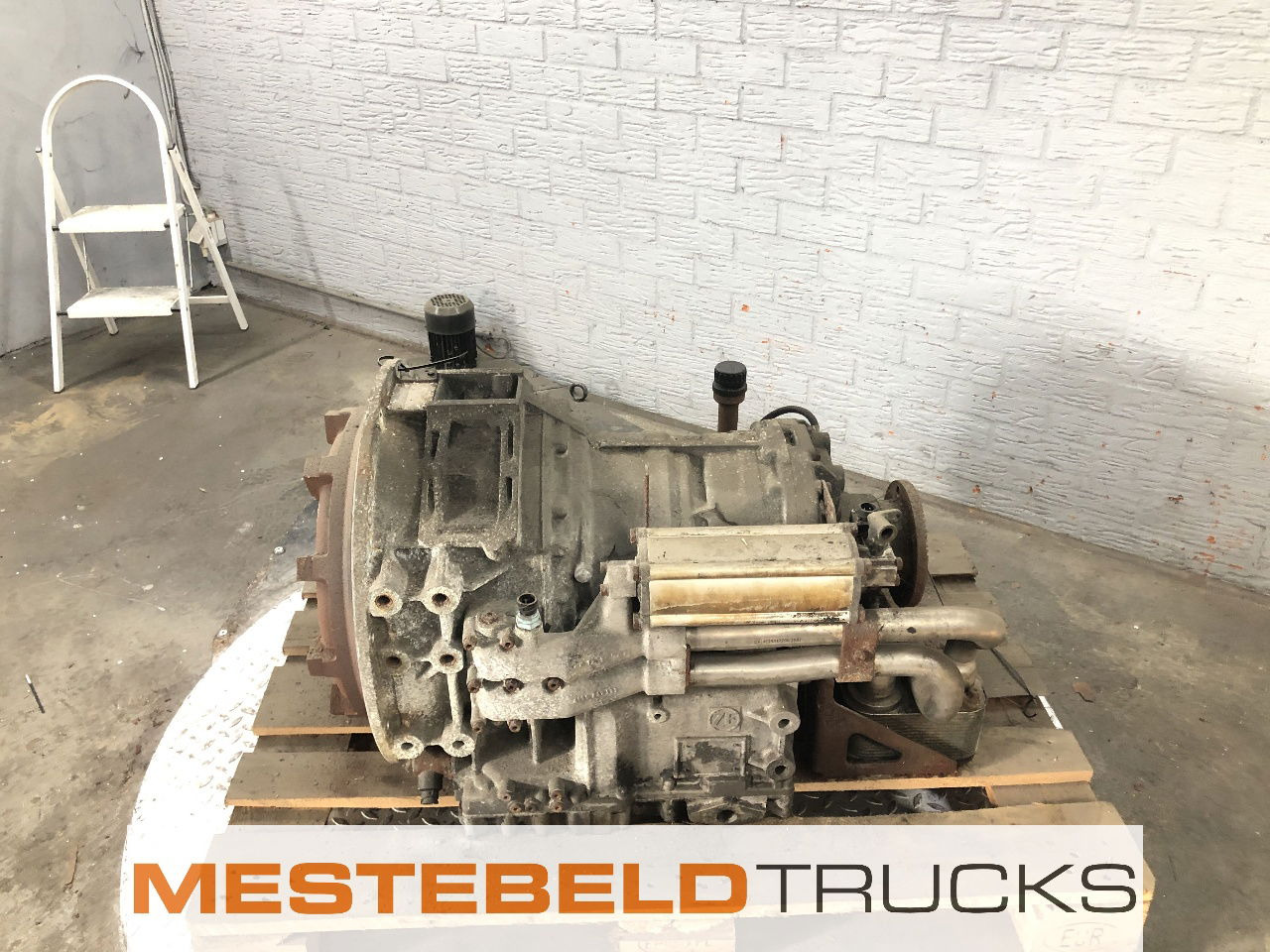 Volvo Versnellingsbak 5 HP 602 C Bus - Caixas de velocidade e peças para Camião: foto 1 Volvo Versnellingsbak 5 HP 602 C Bus - Caixas de velocidade e peças para Camião: foto 1