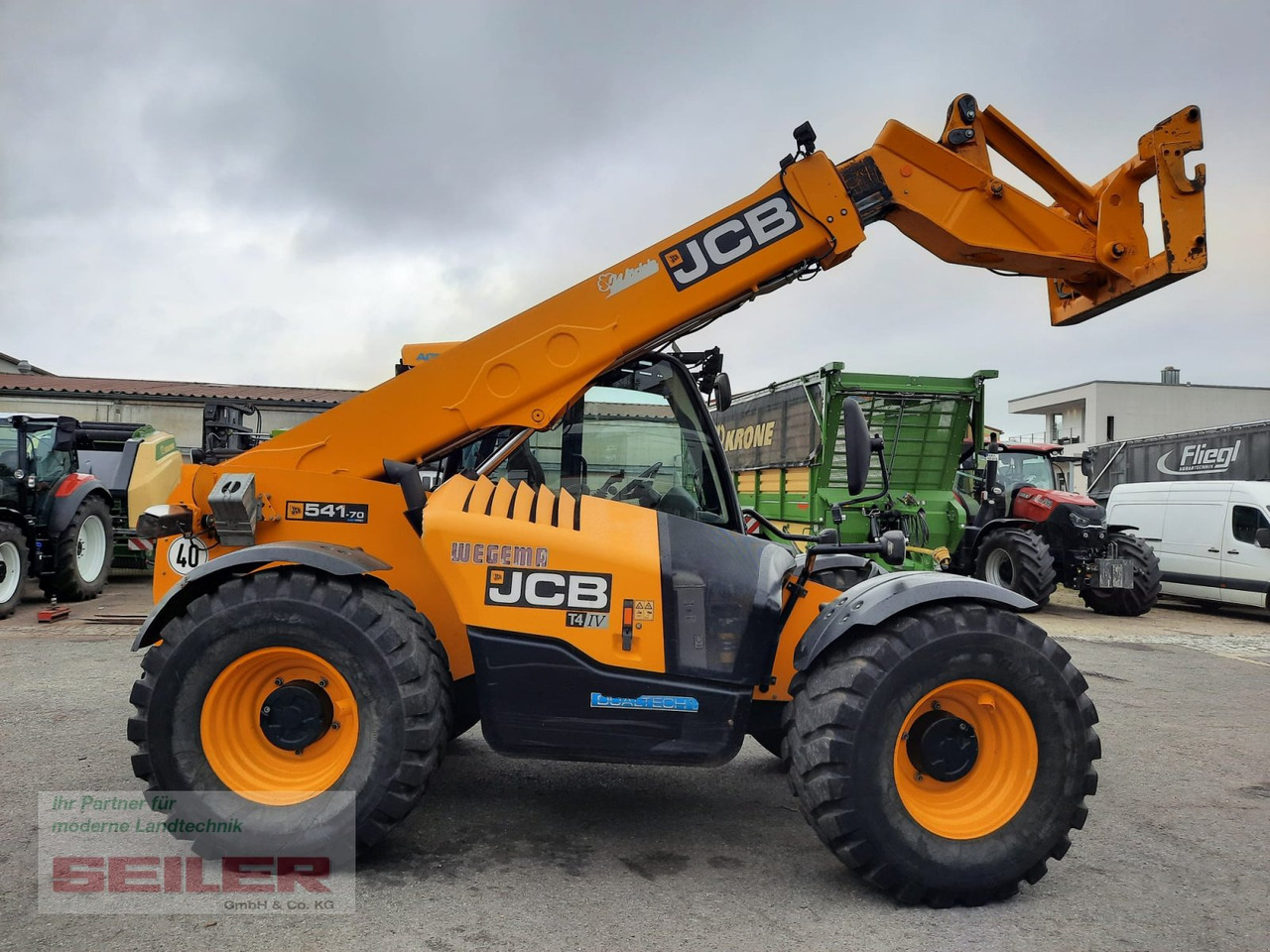 JCB 541-70 Agri Pro DualTec-VT 40km/h - Empilhador telescópico: foto 3 JCB 541-70 Agri Pro DualTec-VT 40km/h - Empilhador telescópico: foto 3