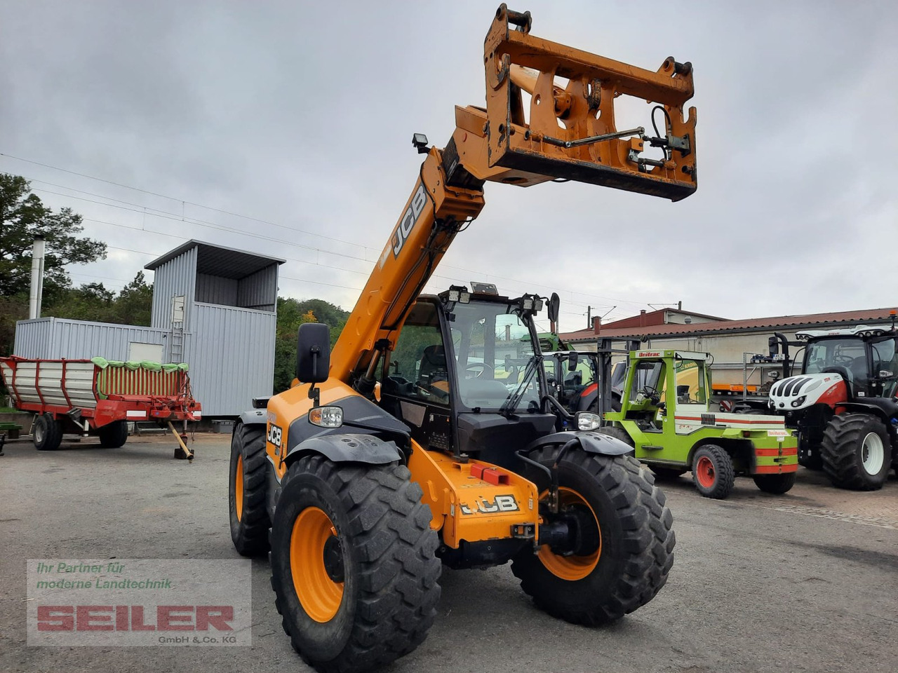 JCB 541-70 Agri Pro DualTec-VT 40km/h - Empilhador telescópico: foto 2 JCB 541-70 Agri Pro DualTec-VT 40km/h - Empilhador telescópico: foto 2
