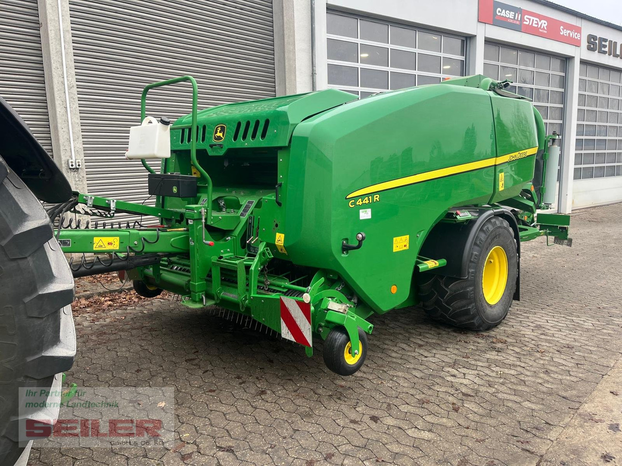 John Deere C441 R - Enfardadeira de fardos redondos: foto 3 John Deere C441 R - Enfardadeira de fardos redondos: foto 3