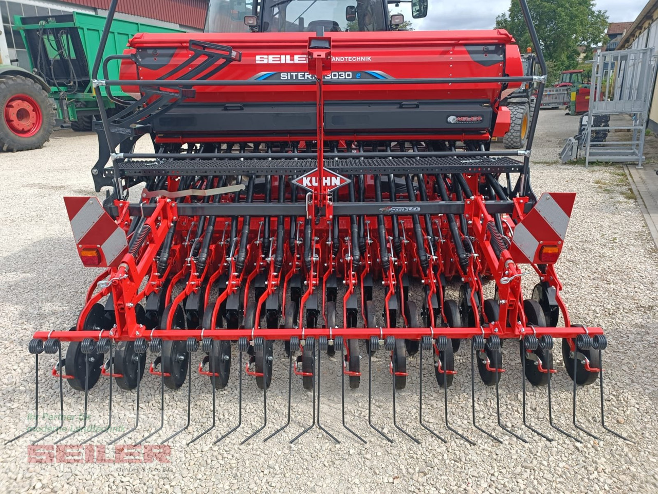 Kuhn HR 3030 D + Sitera 3030-24E - Semeadora combinada: foto 2 Kuhn HR 3030 D + Sitera 3030-24E - Semeadora combinada: foto 2