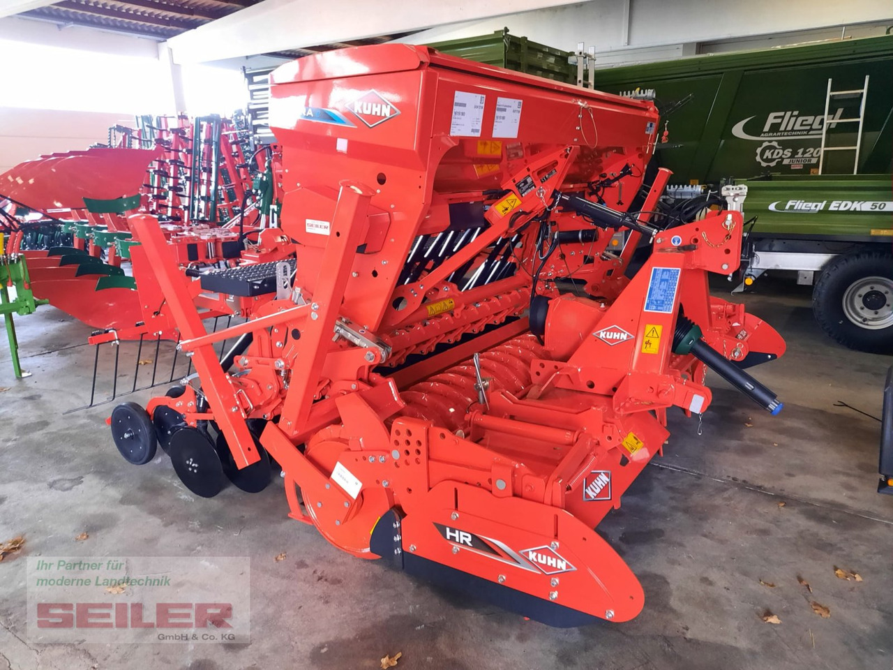 Kuhn HR 304 + Sitera 330-20E - Semeadora combinada: foto 4 Kuhn HR 304 + Sitera 330-20E - Semeadora combinada: foto 4